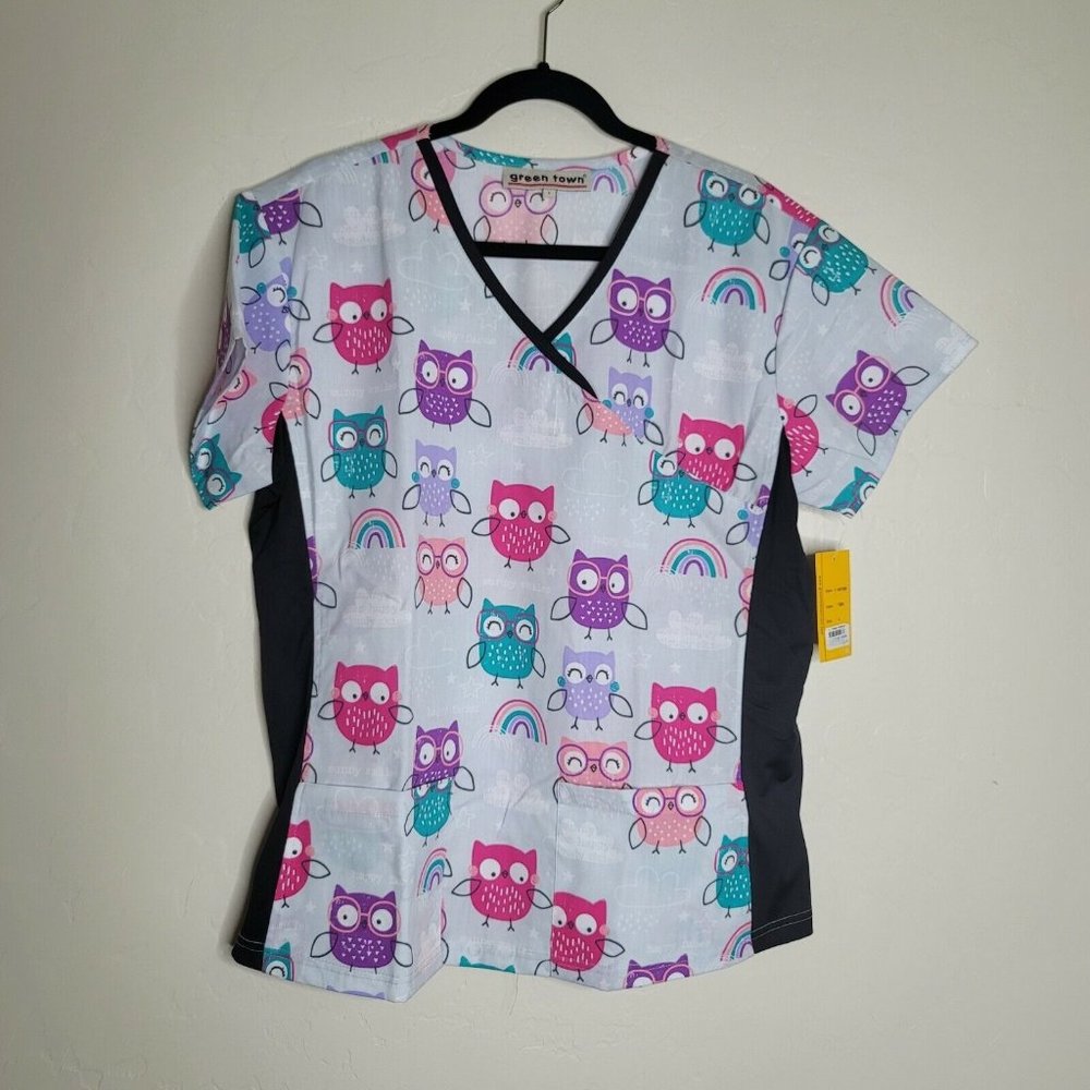 Green Town Owl Scrub Top w Pockets NWT Size Large